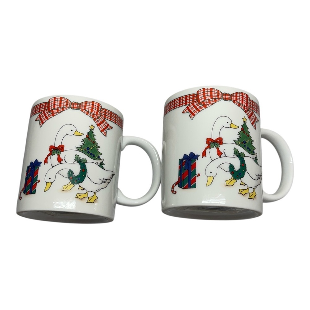 Anchor Hocking Vintage Christmas Coffee Mug Plaid Ribbon Geese Tree Set of 2